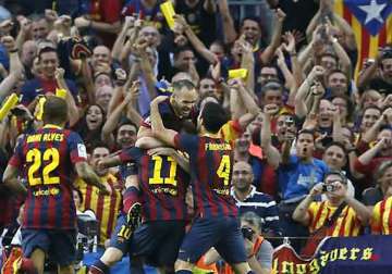 spanish league neymar leads barcelona to 2 1 win over madrid