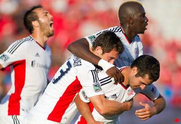 tierney lifts revolution to draw with toronto fc
