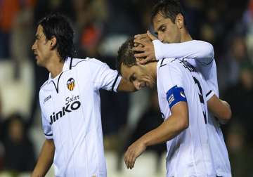 valencia snaps winless funk with 1 0 win at getafe