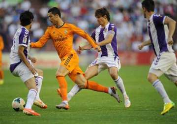 valladolid spoils madrid s title hopes with draw