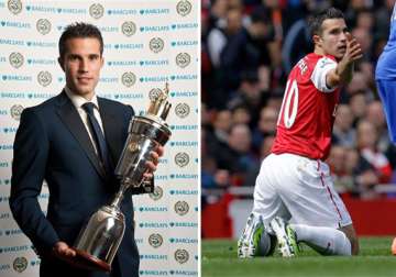 van persie scoops player of year award in england