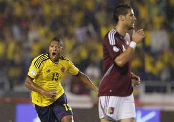 venezuela scores late to draw colombia