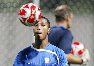 villarreal signs de guzman from mallorca