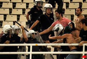 violence halts panathinaikos maccabi twice