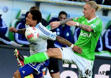 wolfsburg draws 1 1 with duesseldorf in bundesliga