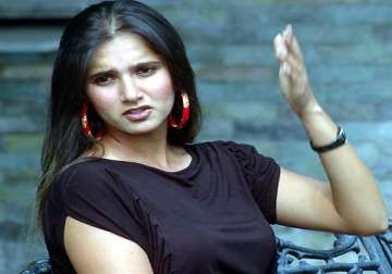 aita comes out with weak defence in response to sania s jibe