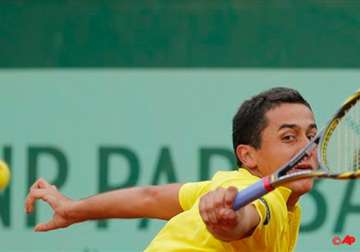 almagro reaches french qf by beating tipsarevic