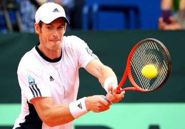 andy murray undergoes back surgery