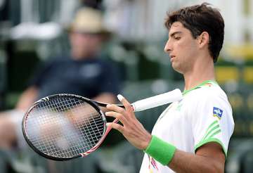 argentine qualifier upsets bellucci in chile