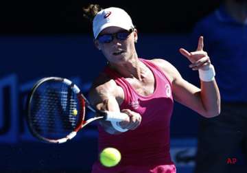 australian open samantha stosur wins 1st round match