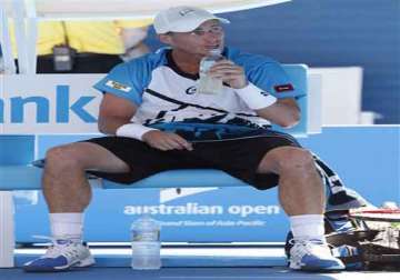australian open hewitt loses 1st round match