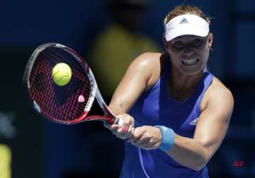 australian open angelique kerber becomes first woman to enter 4th round