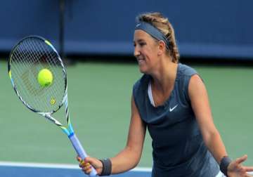 azarenka holds off king at western southern