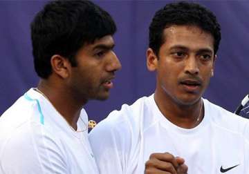 bhupathi bopanna survive scare enter doubles quarters