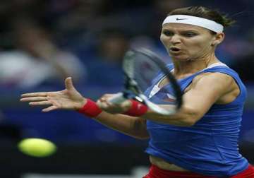 czech republic leads italy 1 0 in fed cup semis