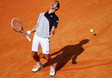 djokovic criticises roland garros organisers