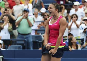 errani beats kerber in 2 sets in us open 4th round