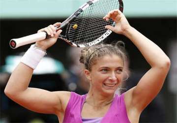 errani tops stosur to reach french open final