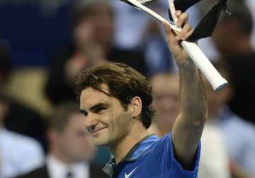 federer beats bellucci at swiss indoors