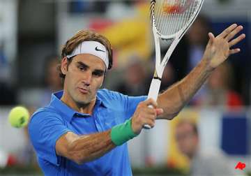 federer shows off his form with easy win in rome