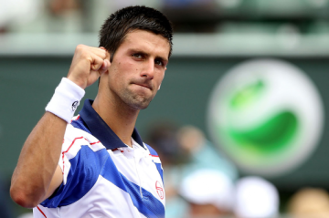 djokovic closes in on year end top ranking