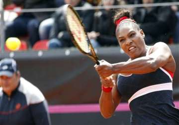 serena williams overcomes the wind and errani in fed cup