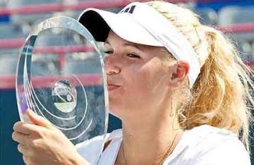 wozniacki beats zvonareva to win rogers cup
