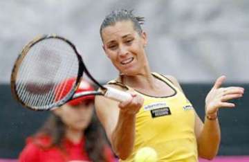 us russia locked 1 1 in fed cup tie