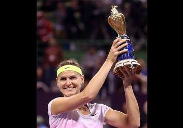 lucie safarova beats victoria azarenka to win the qatar open