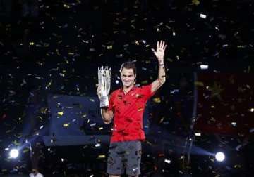 federer wins 4th title of year at shanghai masters