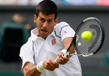 novak djokovic keeps up wimbledon charge with 3 set win