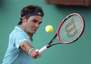 roger federer wins istanbul open in straight sets