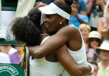 a win then a hug serena williams tops venus at wimbledon