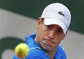 isner advances to 4th round at french open