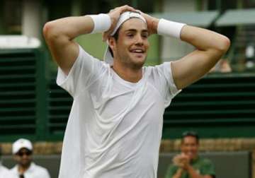 isner rallies for cincinnati upset of del potro