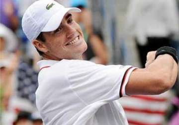 isner shocks djokovic to reach indian wells final