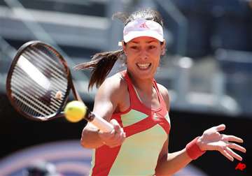ivanovic beats kuznetsova at italian open