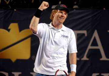 jim courier wins champions series event
