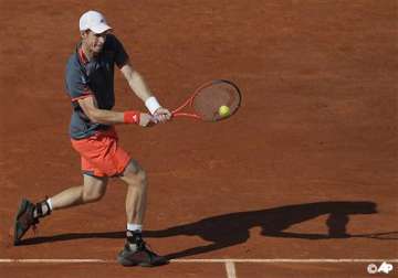 murray begins french open with straight set win