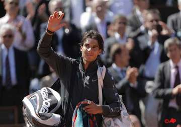 nadal tumbles into french open final