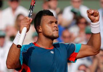no. 5 tsonga reaches 2nd round at french open