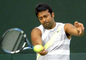 paes peya pair enters french open second round