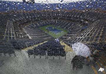 us open hit by 2nd consecutive day of rain