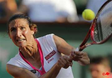 razzano loses after beating serena williams