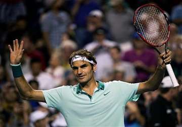 roger federer advances to rogers cup final