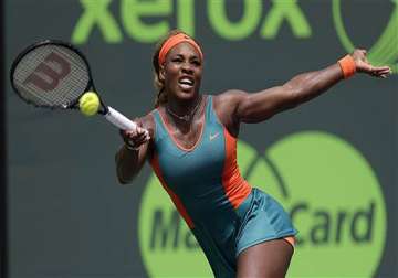 serena williams into 4th round at sony open.