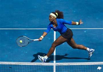 serena williams reaches 2nd round at madrid open
