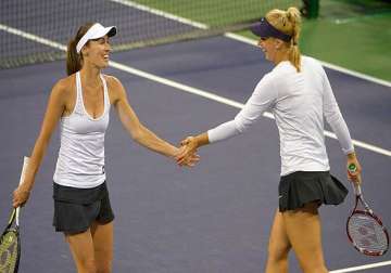 sony open martina hingis wins 1st doubles title since 2007