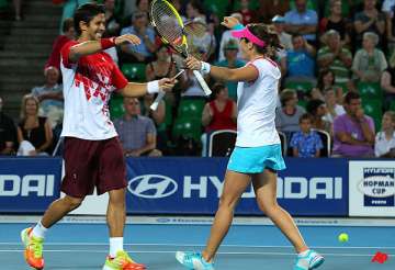 spain beats australia at hopman cup