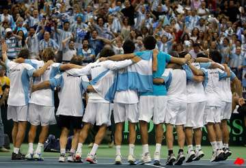spain to face argentina in davis cup final